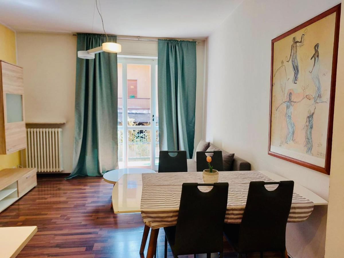 Appartmentslapiazzetta -1-2-6 Sesto Calende Luaran gambar