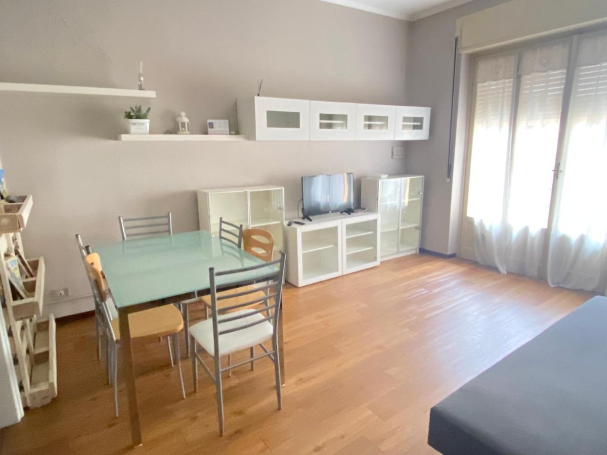 Appartmentslapiazzetta -1-2-6 Sesto Calende Luaran gambar