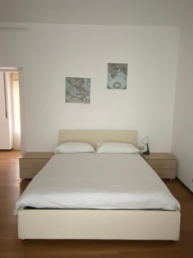 Appartmentslapiazzetta -1-2-6 Sesto Calende Luaran gambar