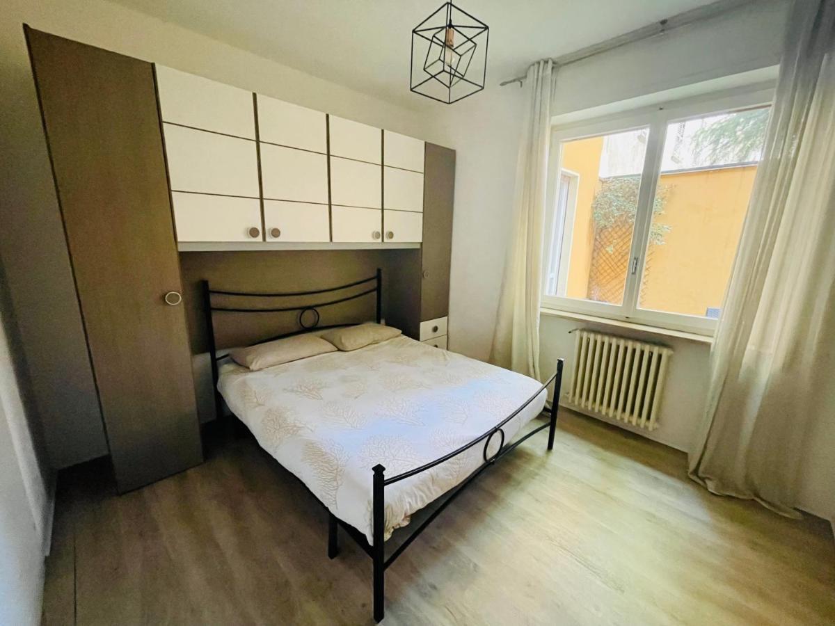 Appartmentslapiazzetta -1-2-6 Sesto Calende Luaran gambar